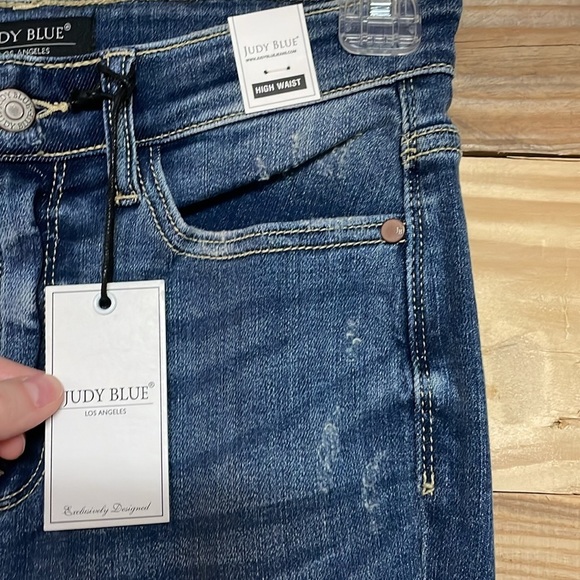 Judy Blue size 1/25 relaxed fit high waist medium wash distressed jeans - Picture 5 of 15
